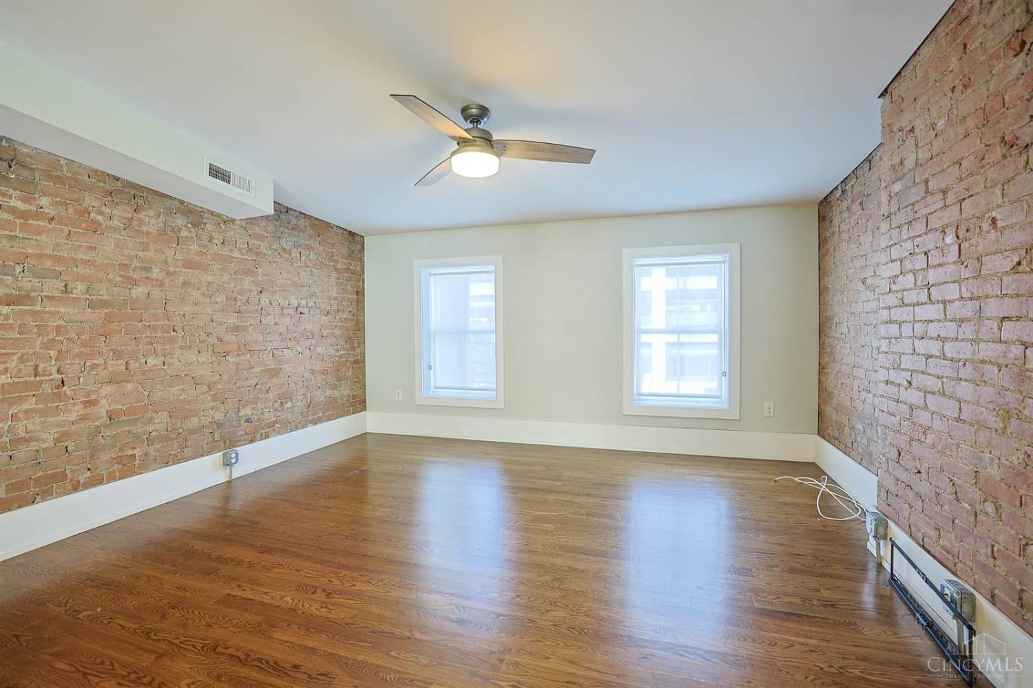 1121 Walnut Street Property Photo 4