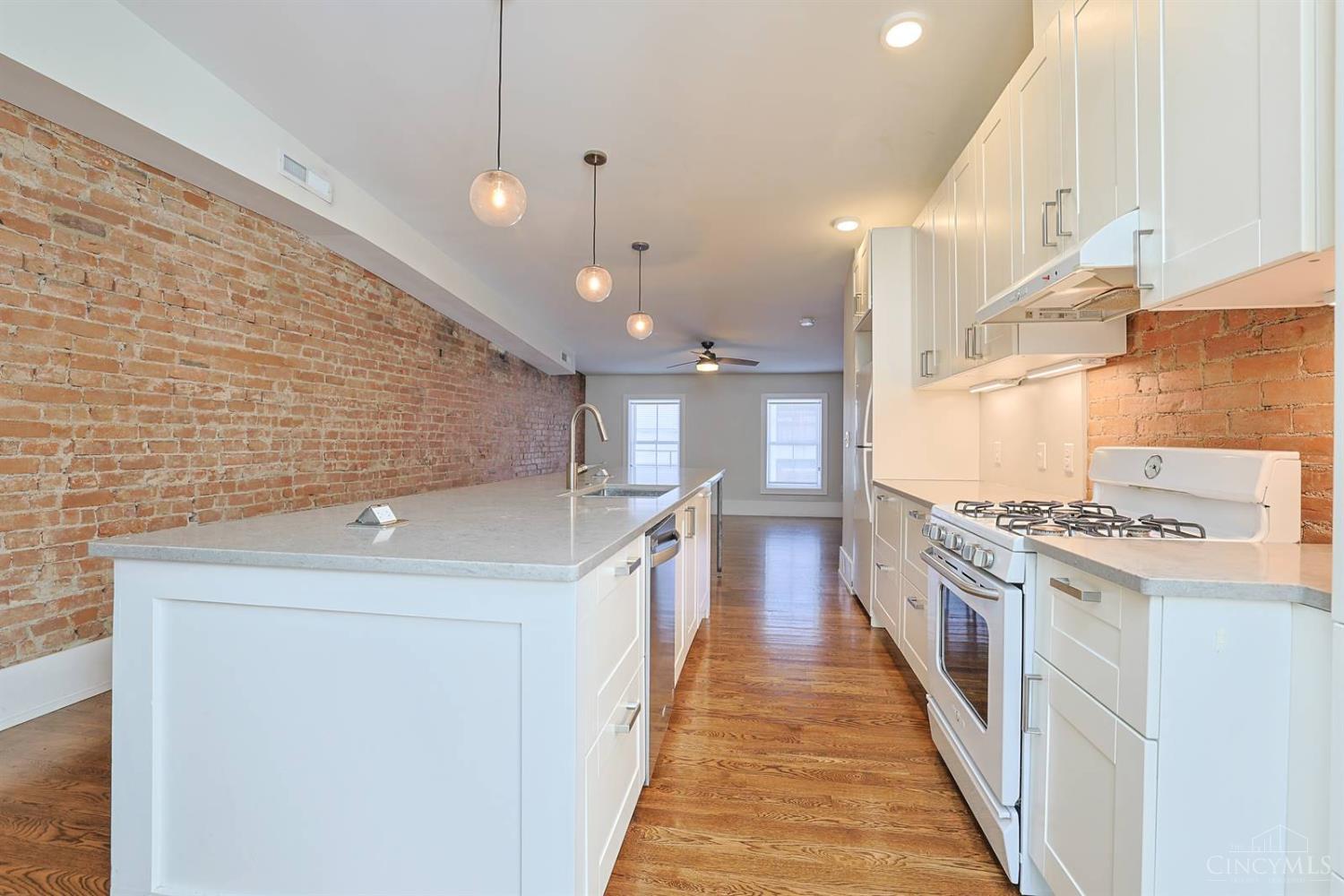 1121 Walnut Street Property Photo 7
