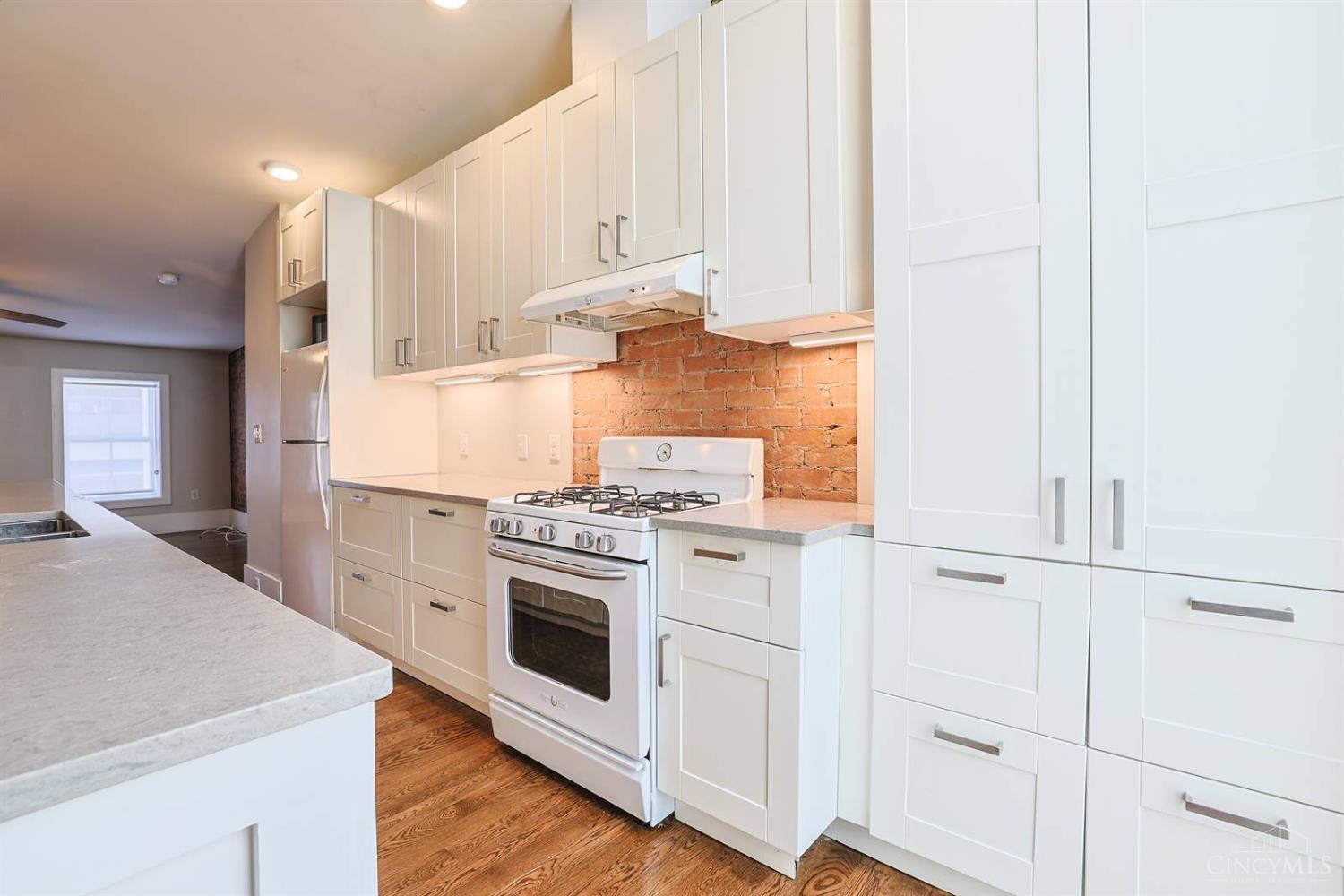 1121 Walnut Street Property Photo 11