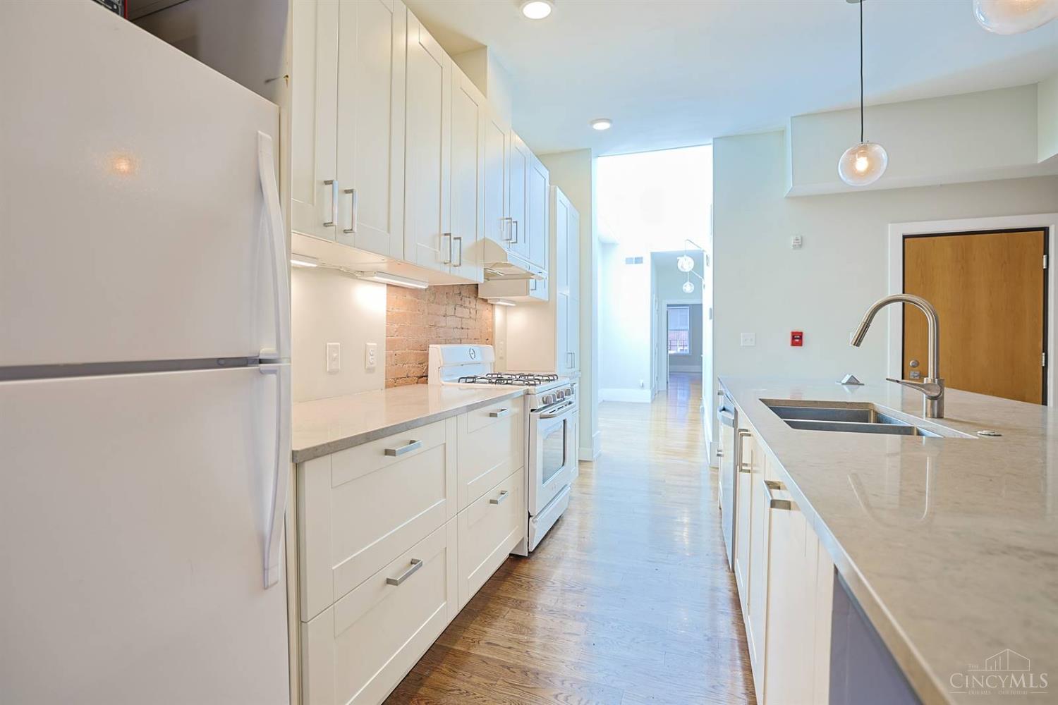 1121 Walnut Street Property Photo 12
