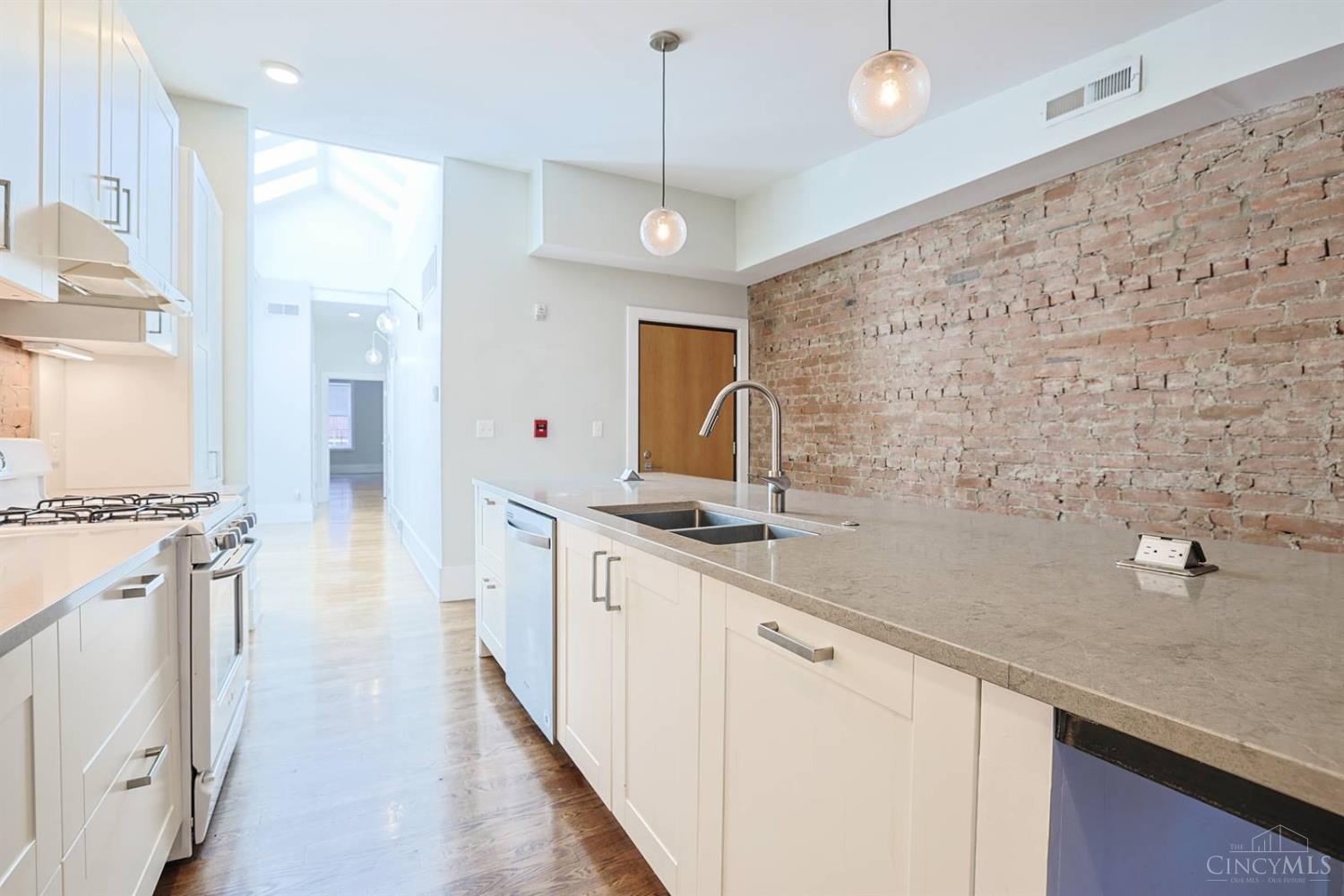 1121 Walnut Street Property Photo 13