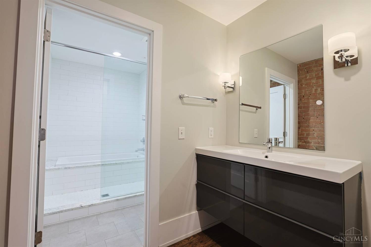 1121 Walnut Street Property Photo 20