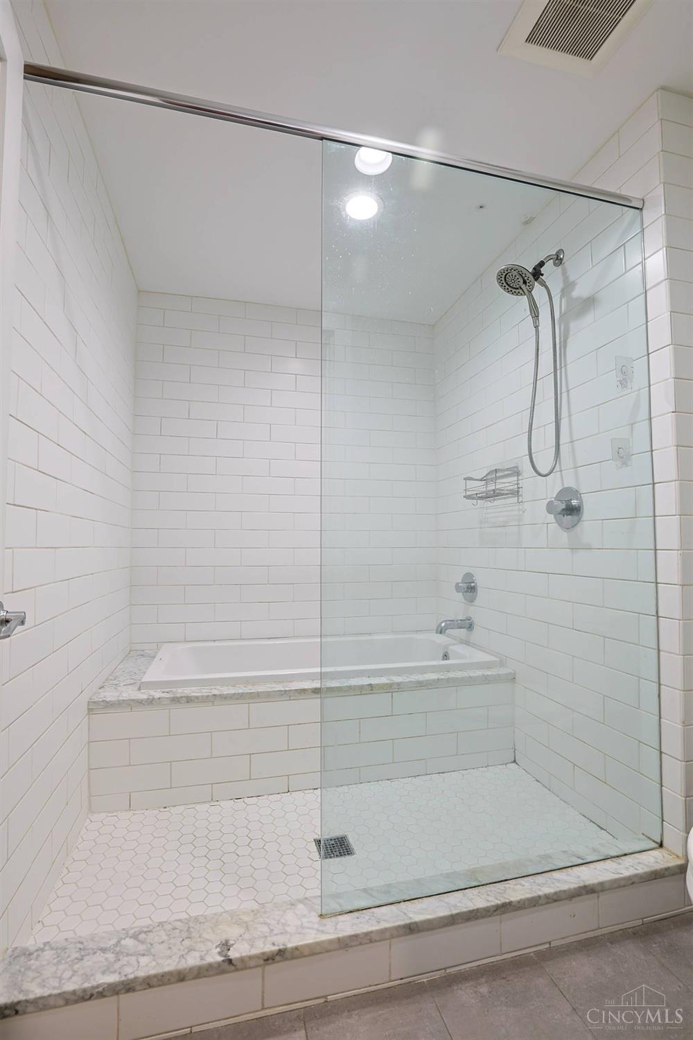 1121 Walnut Street Property Photo 22