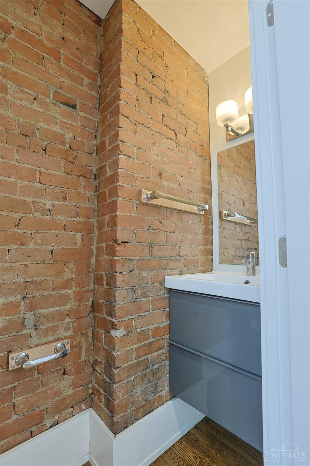 1121 Walnut Street Property Photo 23