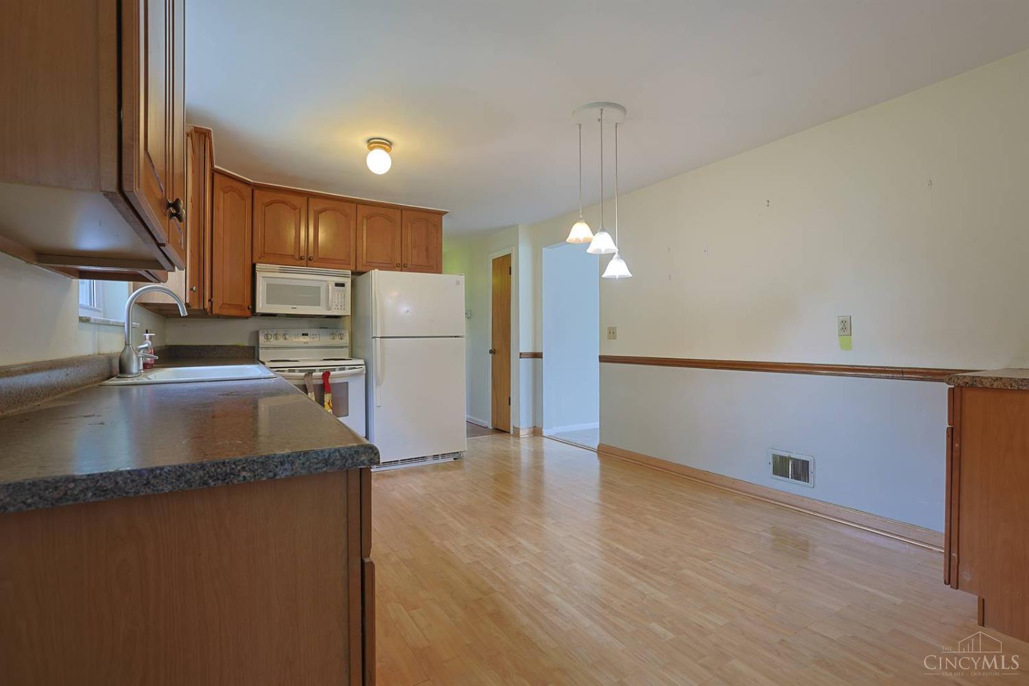 5256 Rybolt Road Property Photo 9