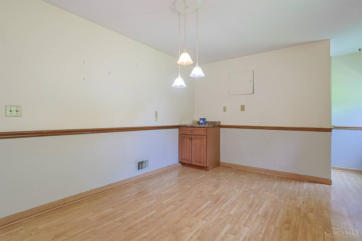 5256 Rybolt Road Property Photo 10