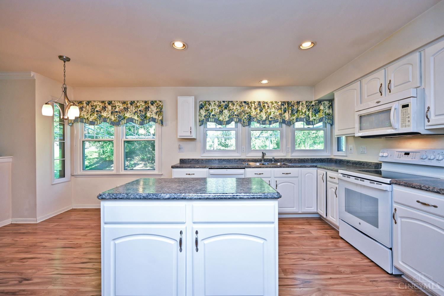 6889 Maddux Drive Property Photo 16