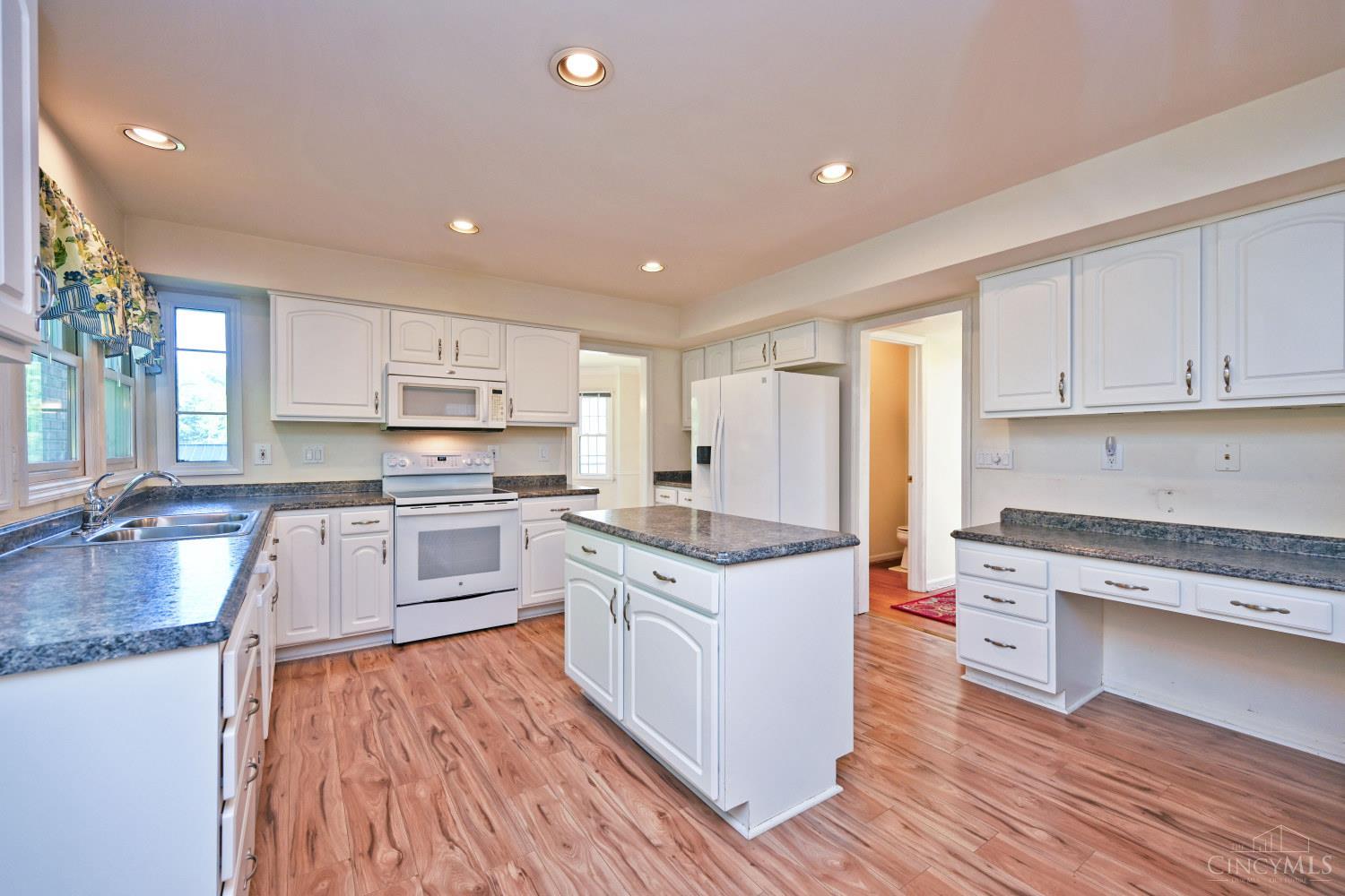 6889 Maddux Drive Property Photo 17