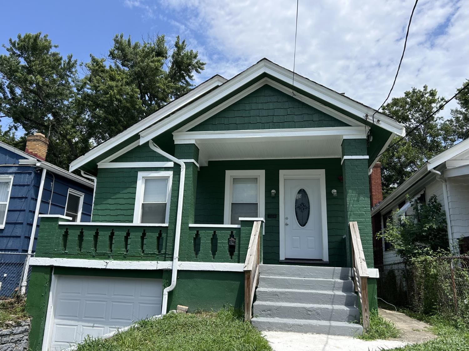 1922 Dalewood Place Property Photo 1