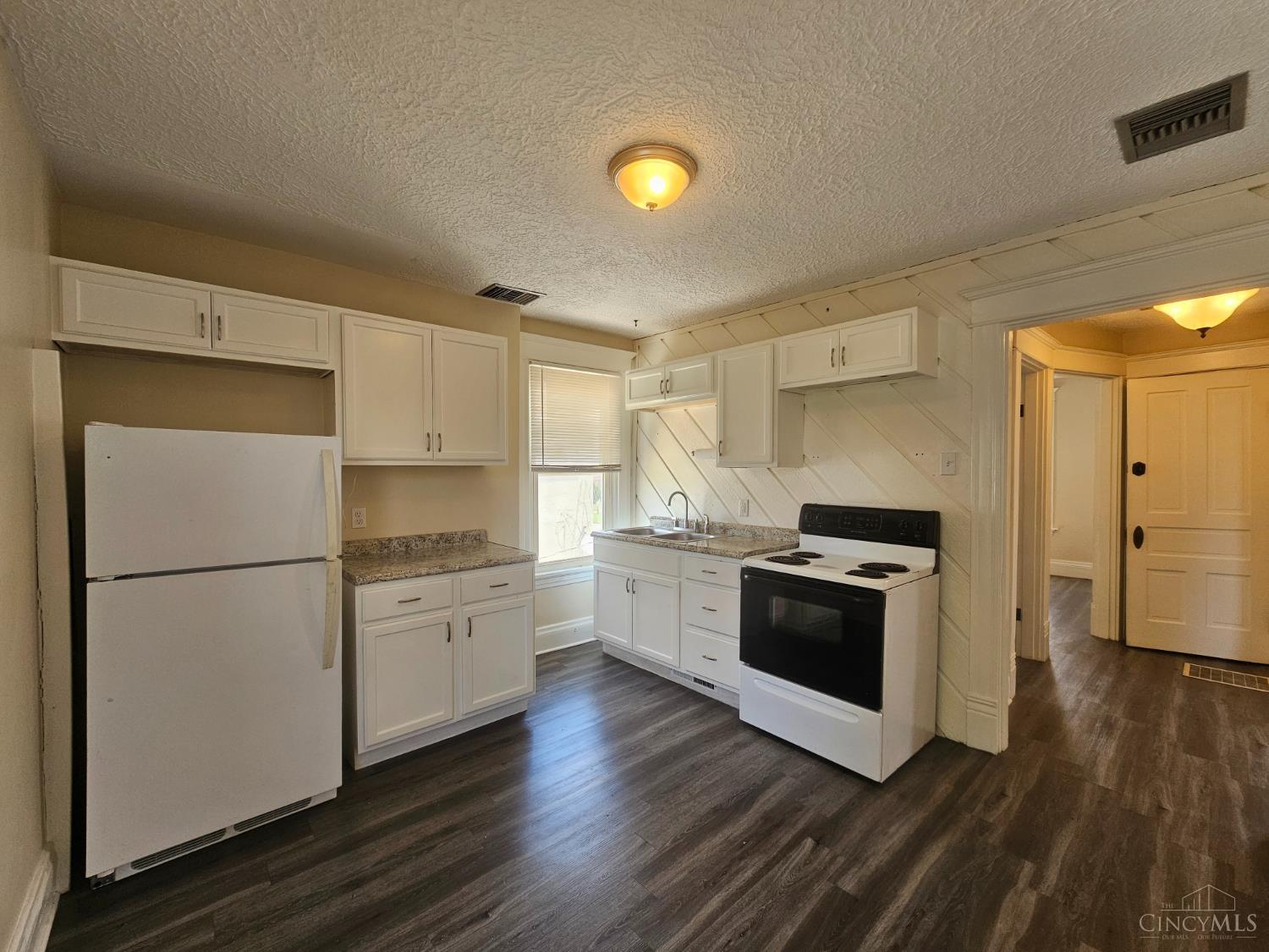 3511 Glenmore Avenue Property Photo 23