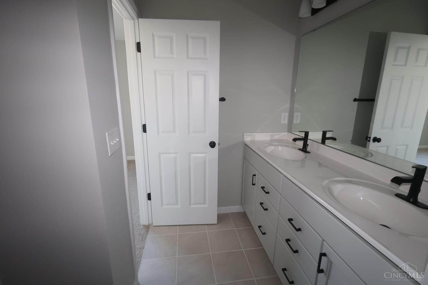 7232 Grandpoint Drive Property Photo 8