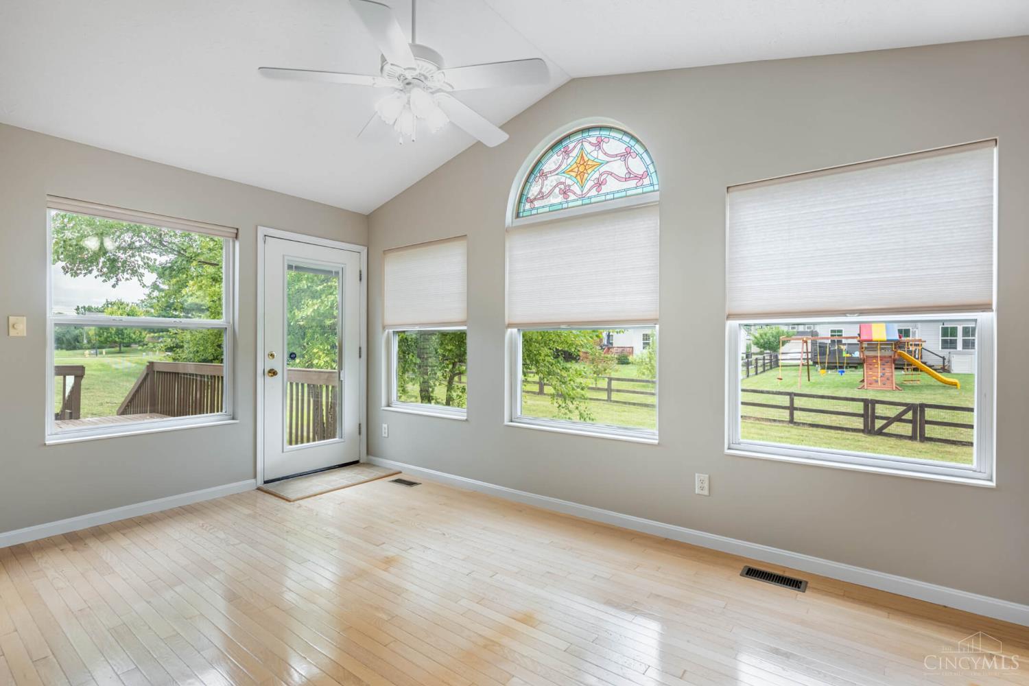 5350 River Ridge Drive Property Photo 9