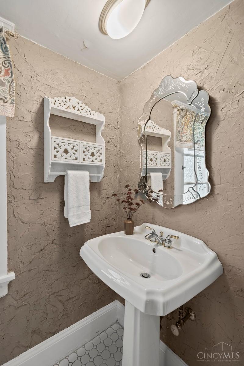 3940 Red Bud Avenue Property Photo 24