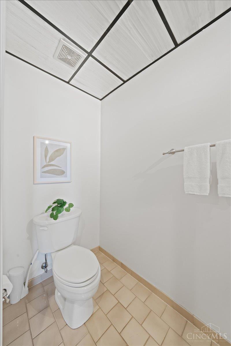 1122 Race Street Property Photo 8