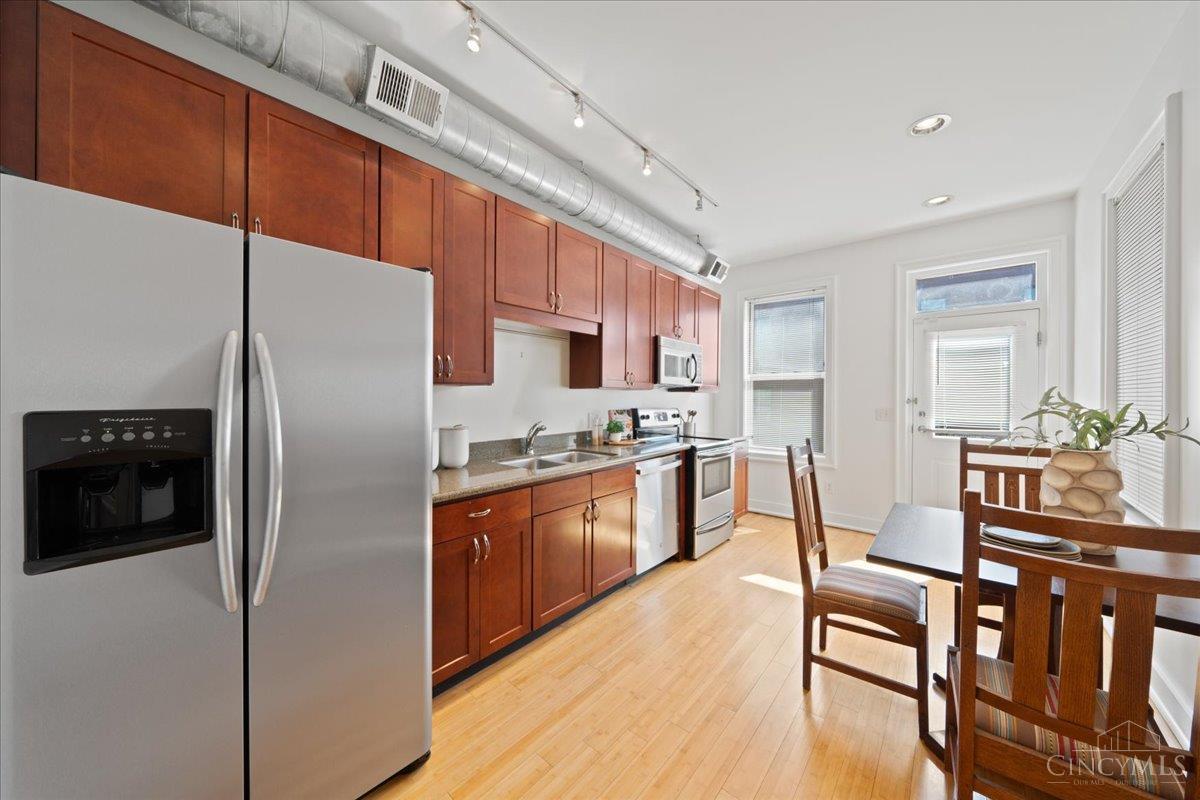 1122 Race Street Property Photo 10