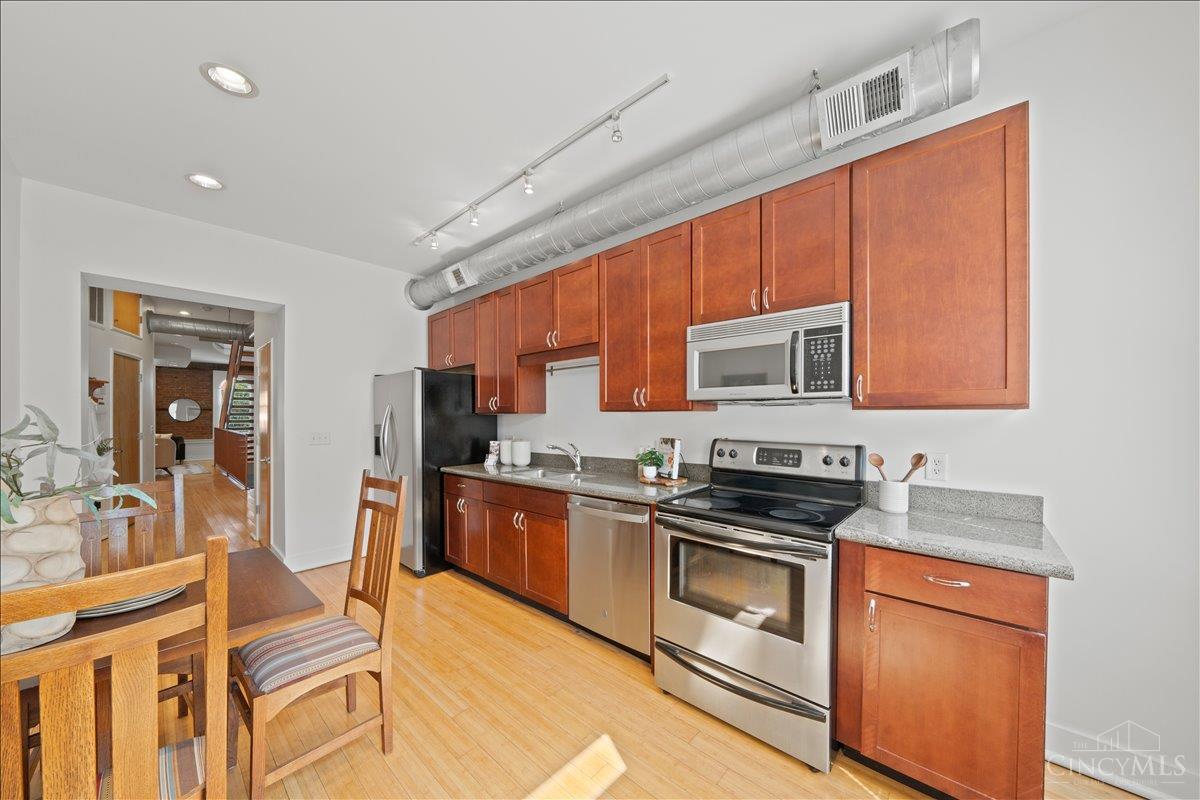 1122 Race Street Property Photo 11