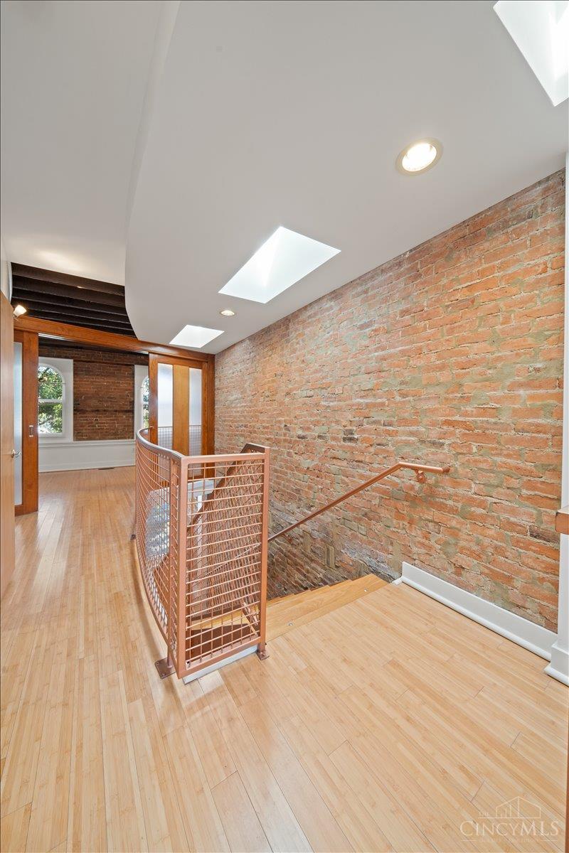 1122 Race Street Property Photo 13