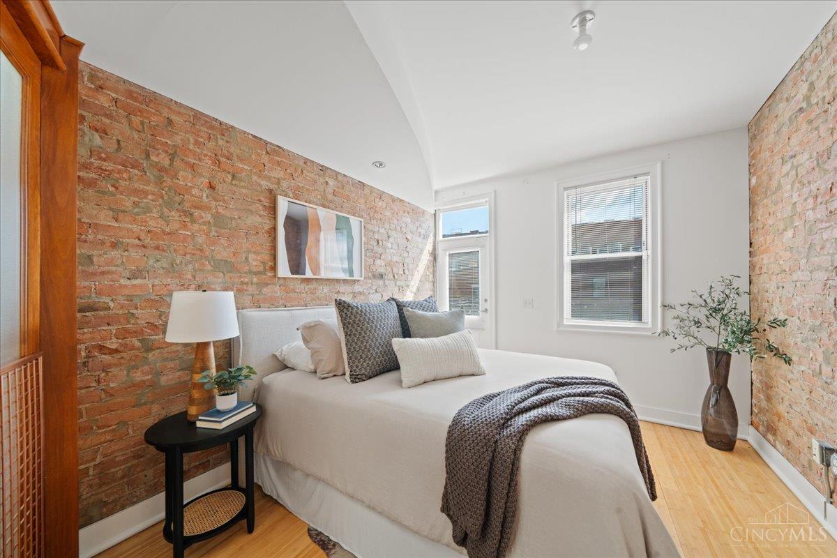 1122 Race Street Property Photo 15