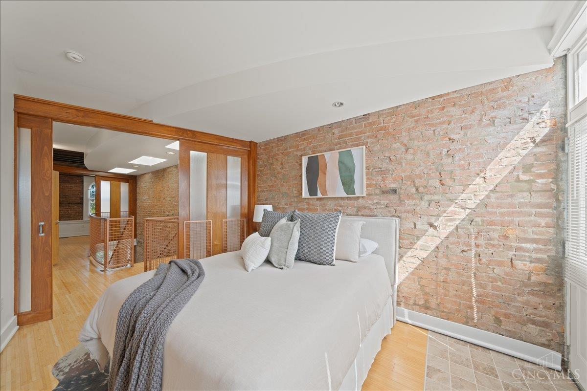 1122 Race Street Property Photo 17
