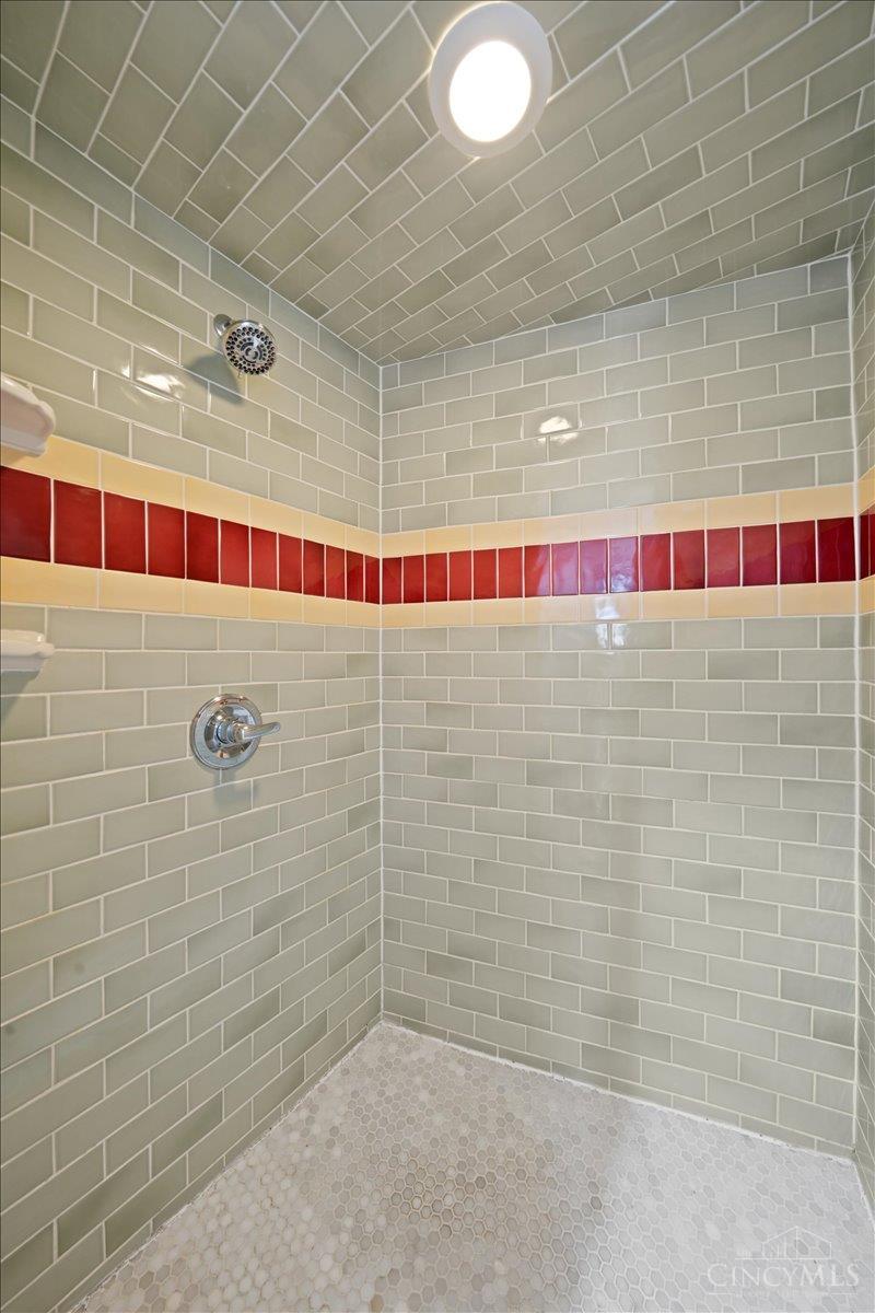 1122 Race Street Property Photo 22