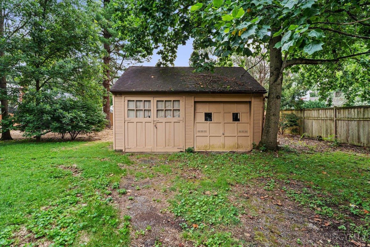 615 Myrtle Avenue Property Photo 3