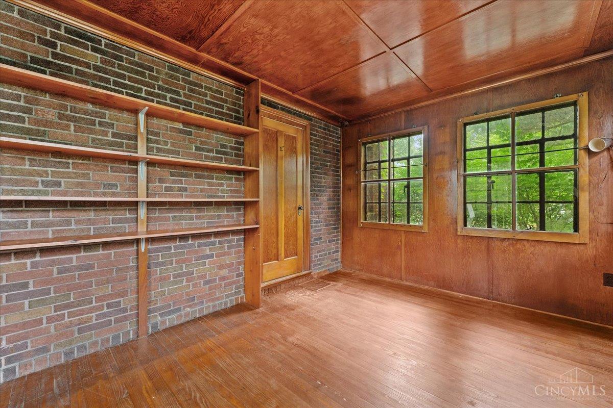615 Myrtle Avenue Property Photo 6