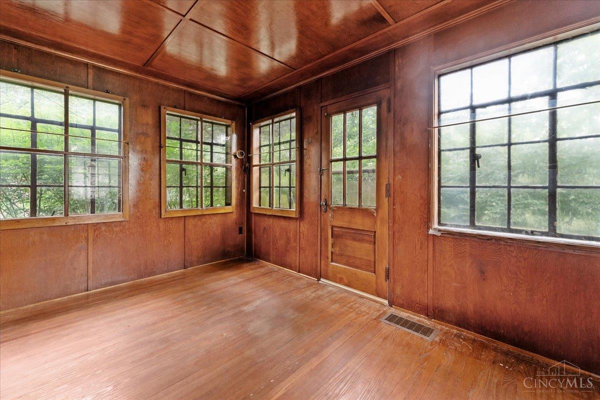 615 Myrtle Avenue Property Photo 7