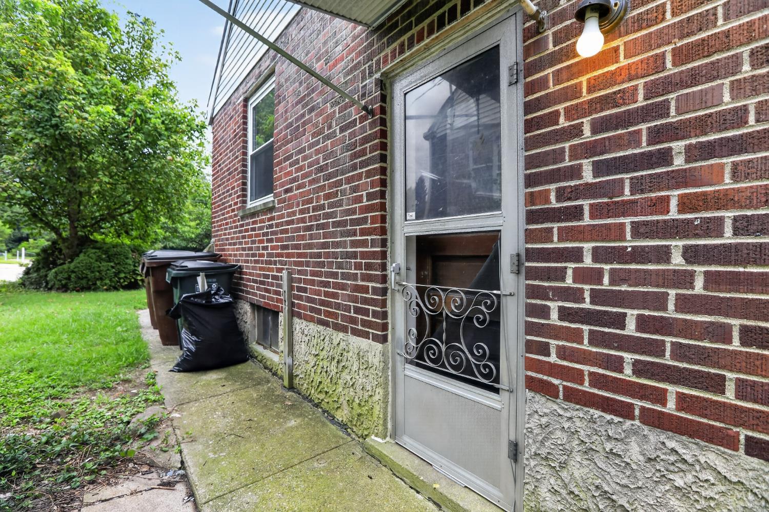 8243 Daly Road Property Photo 4