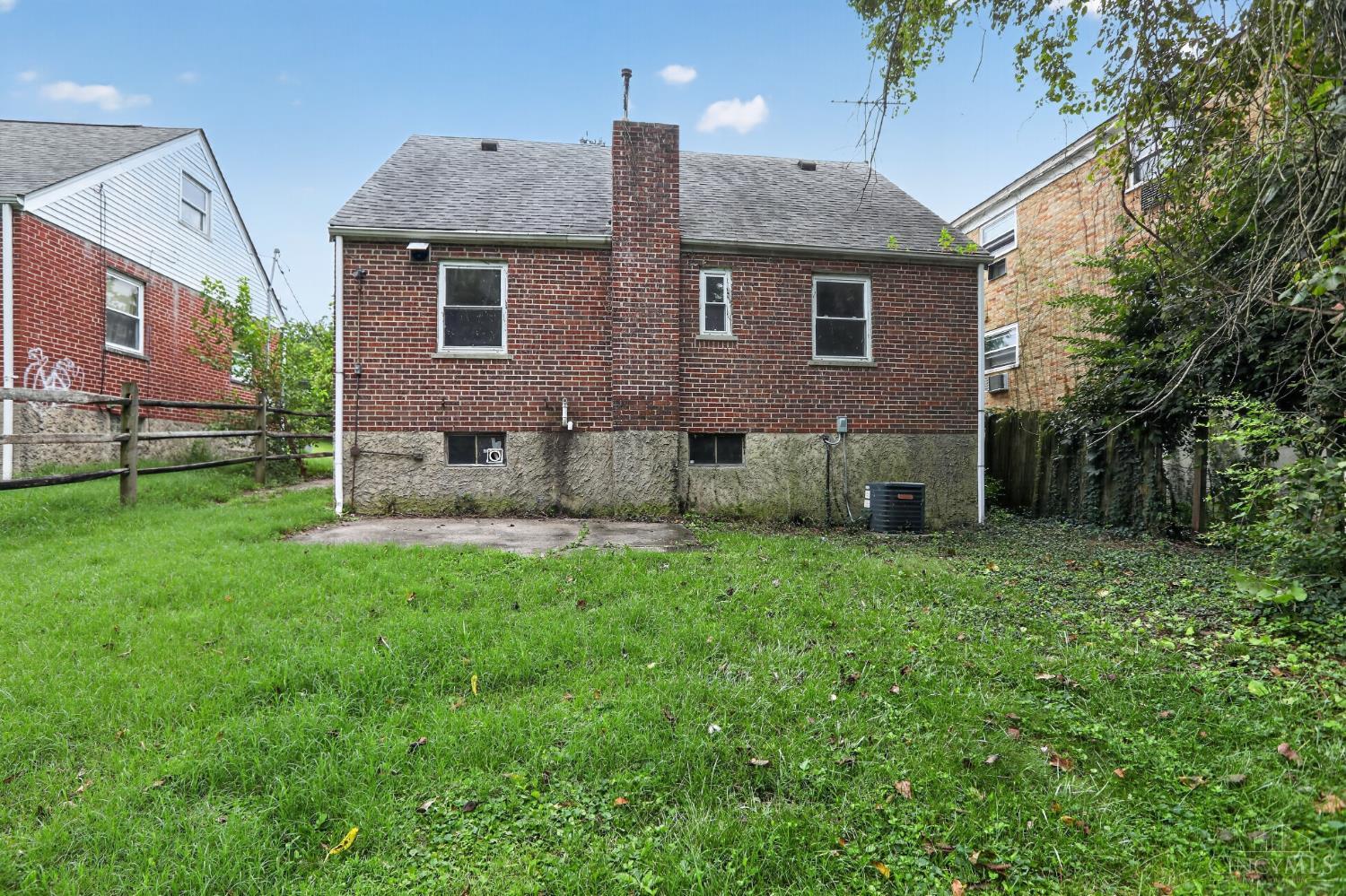 8243 Daly Road Property Photo 6