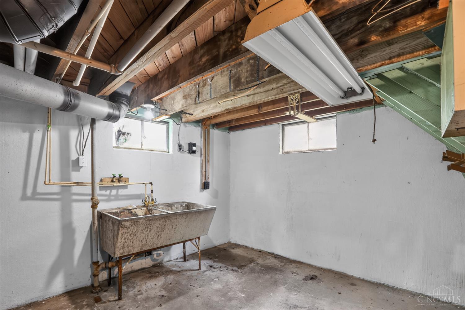 8243 Daly Road Property Photo 29
