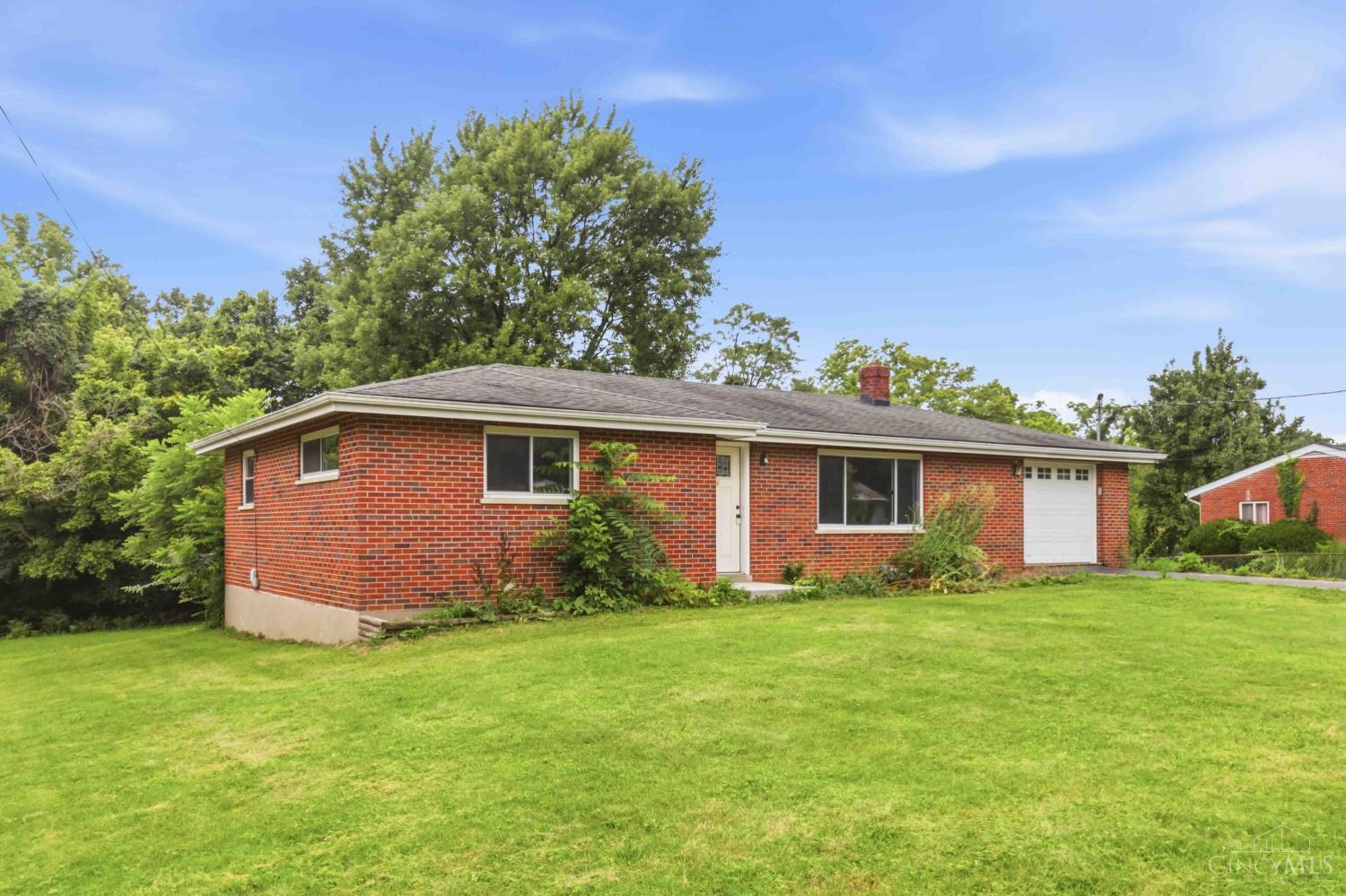 439 Hilltop Drive Property Photo 1