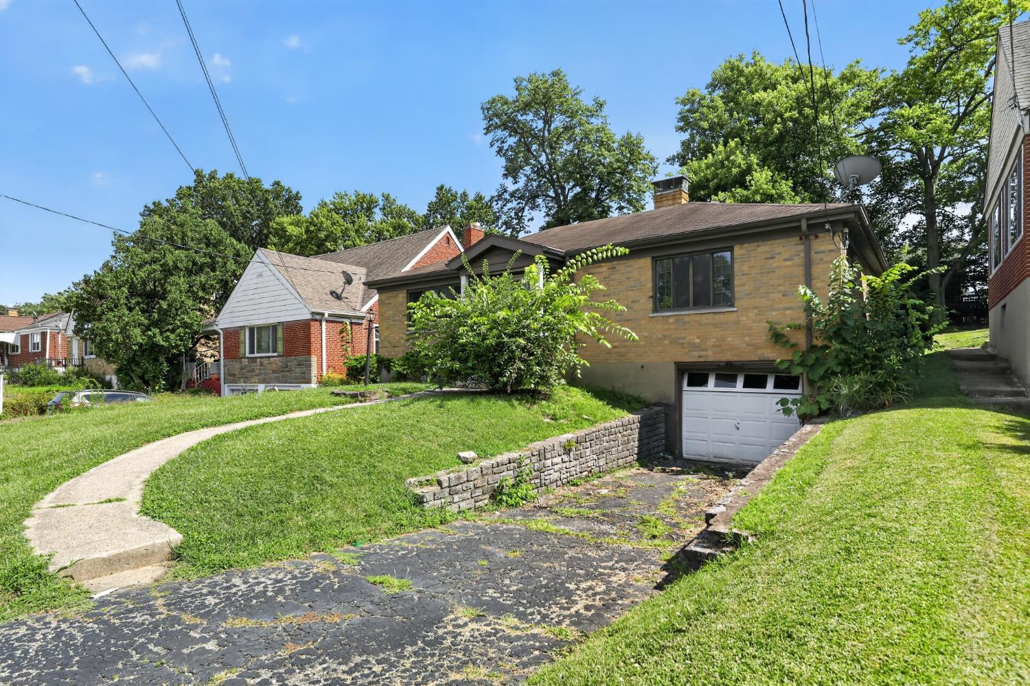 5227 Highview Drive Property Photo 4