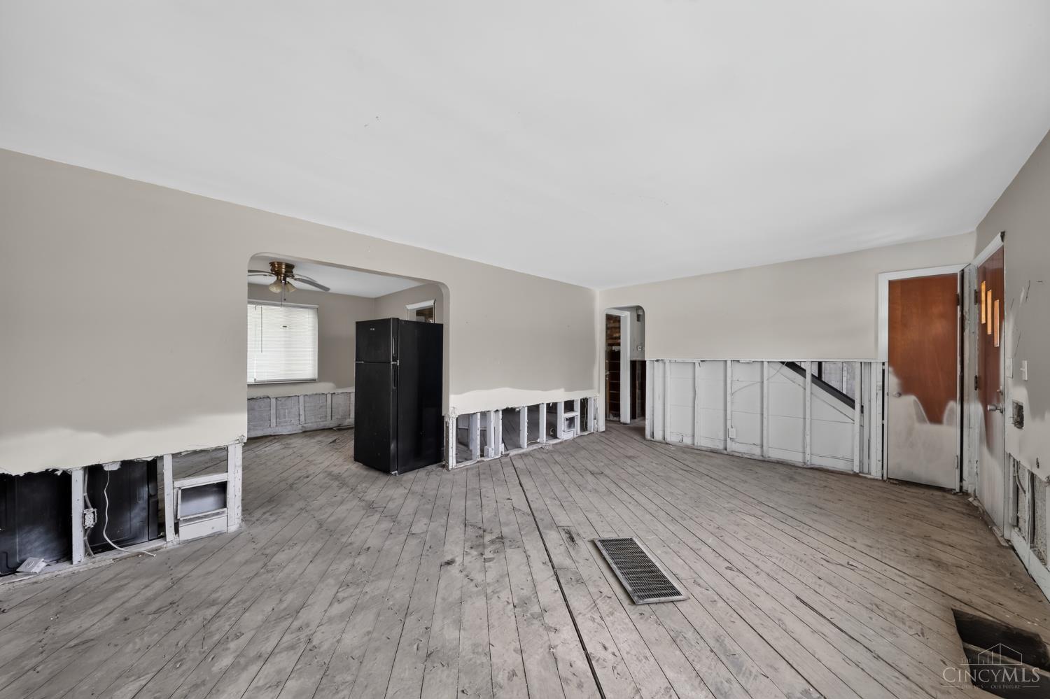 5227 Highview Drive Property Photo 7