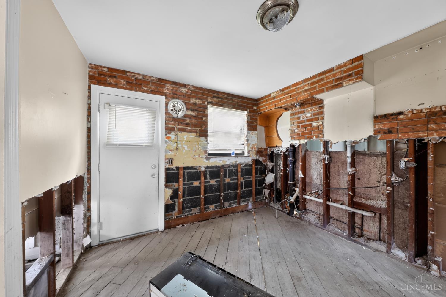 5227 Highview Drive Property Photo 12
