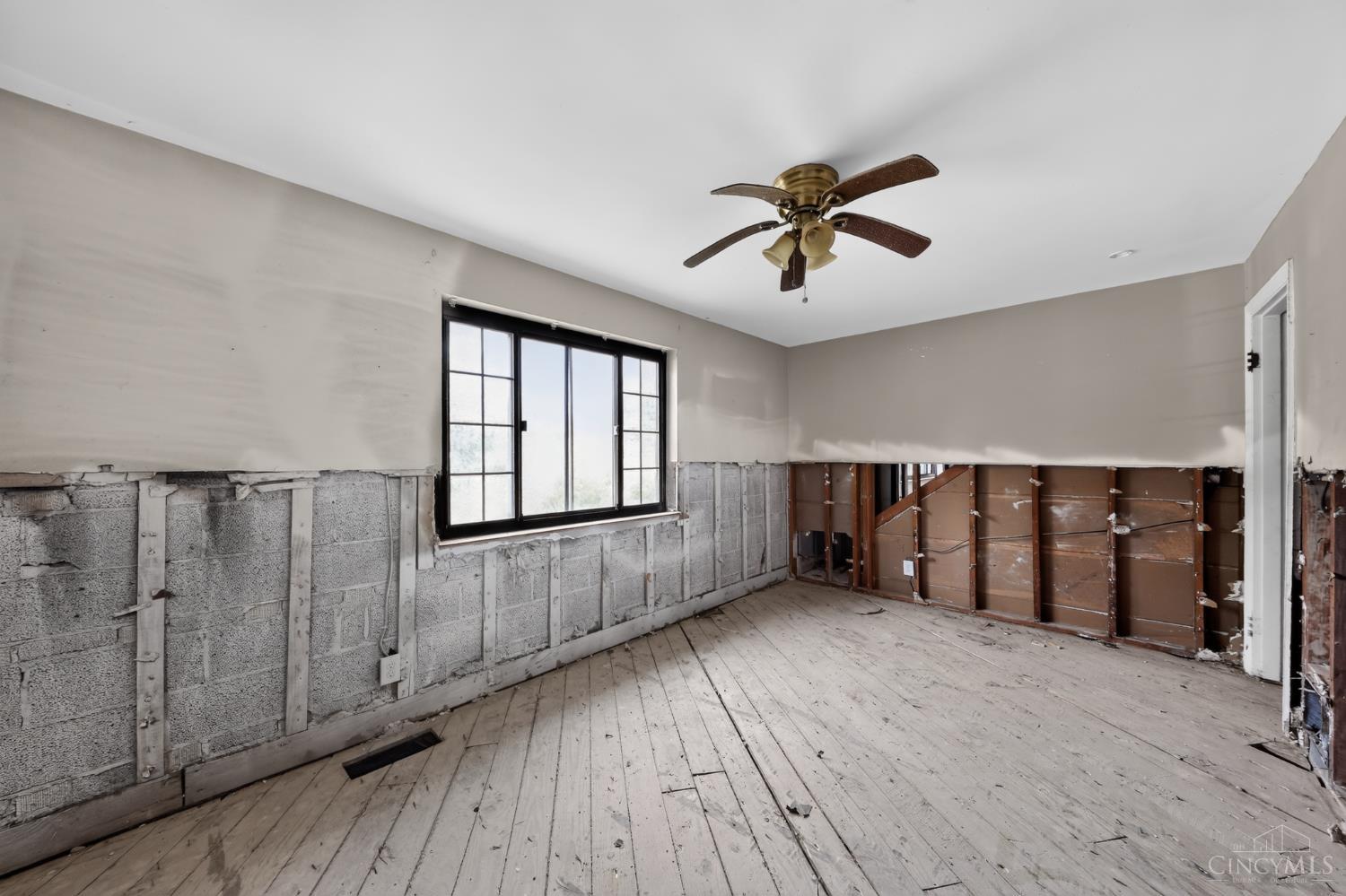 5227 Highview Drive Property Photo 16