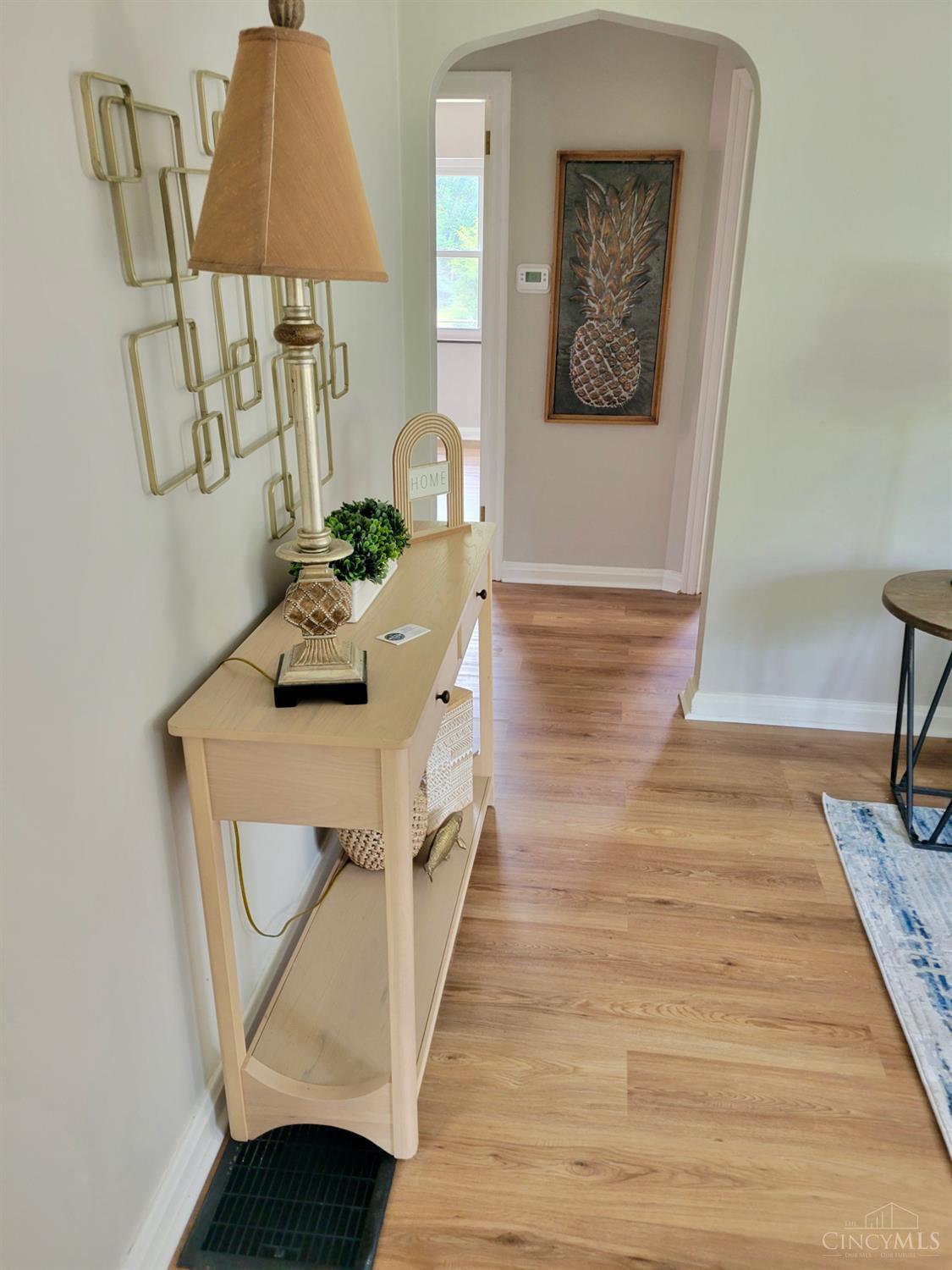 966 Summit Avenue Property Photo 3