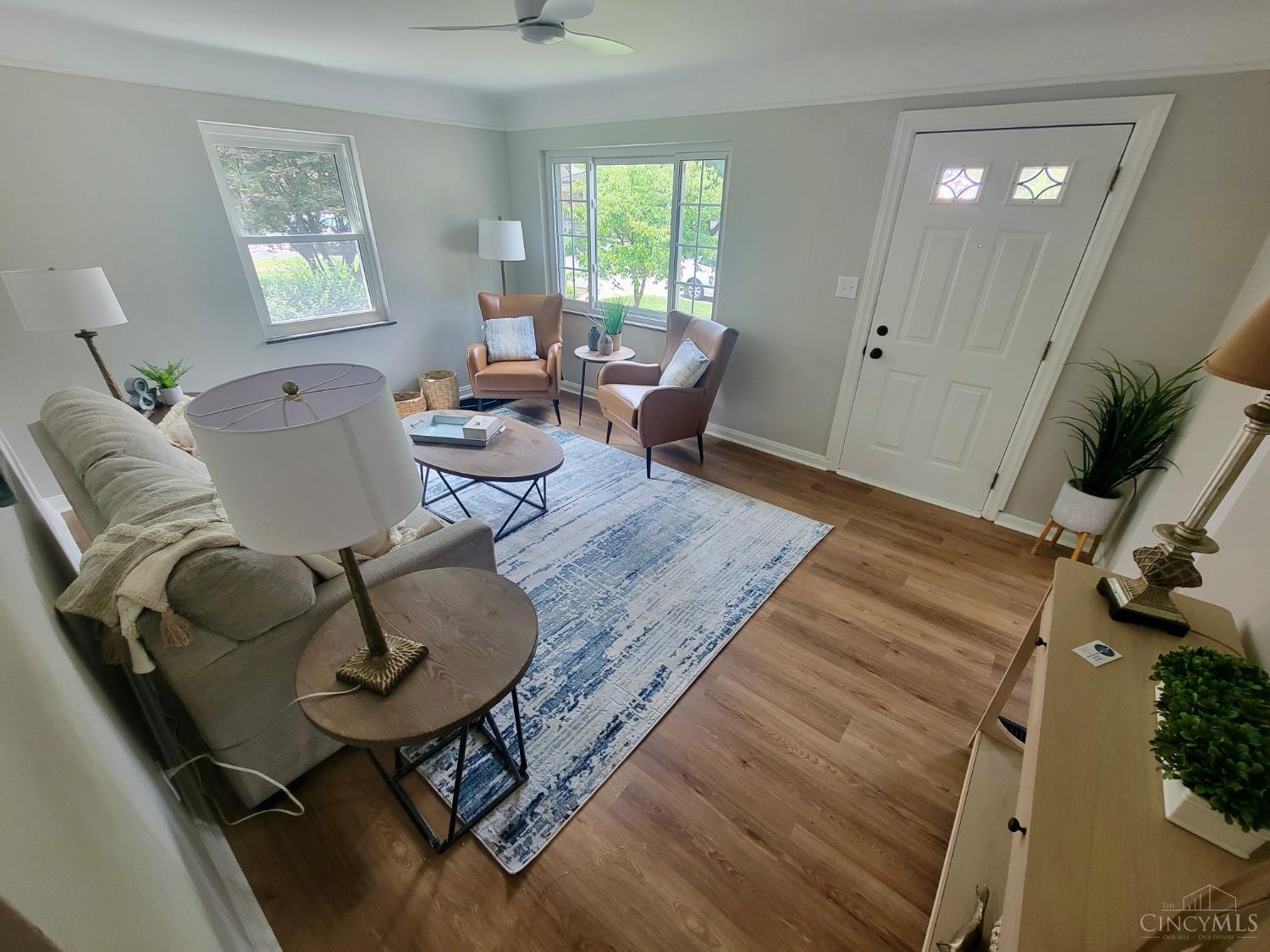 966 Summit Avenue Property Photo 4