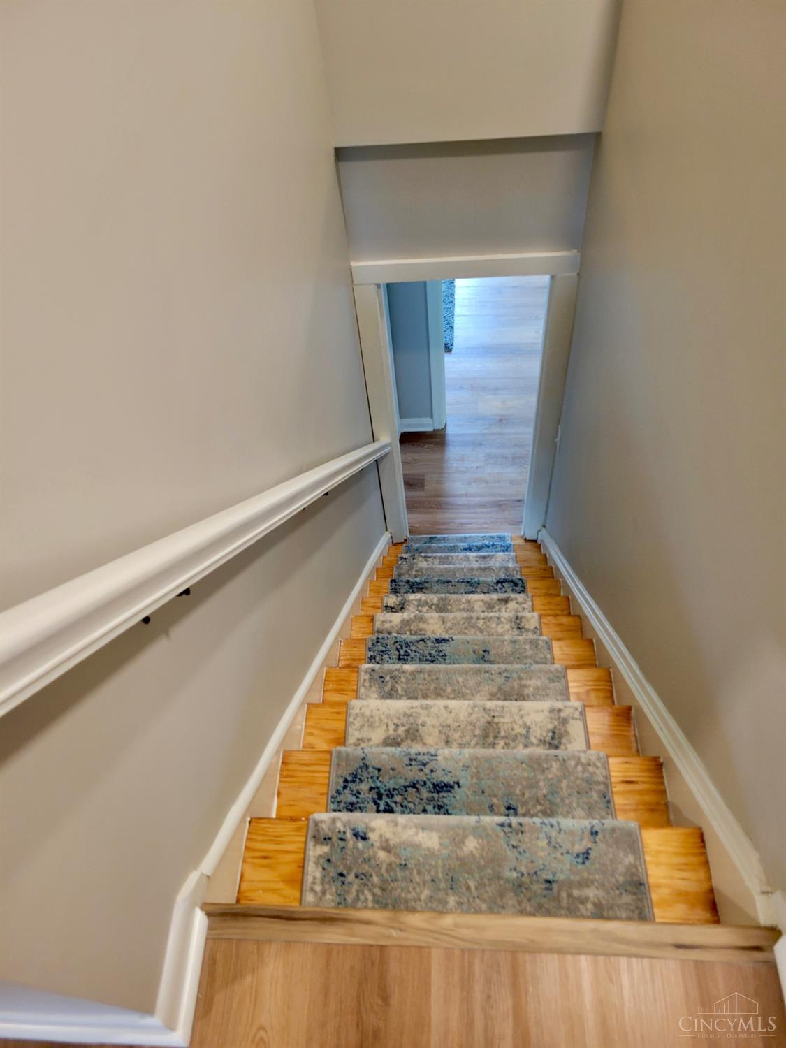 966 Summit Avenue Property Photo 9