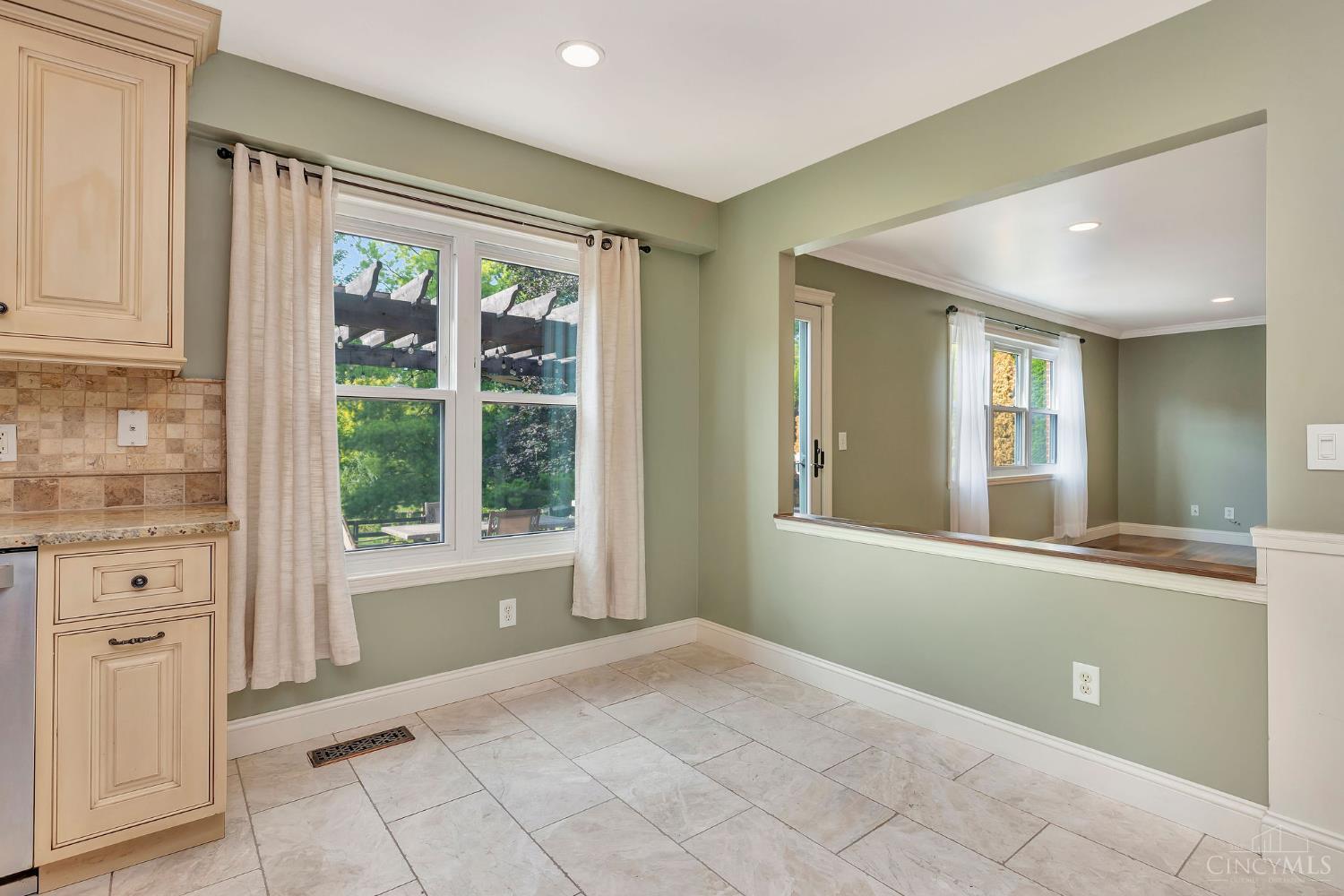 5476 Bentwood Drive Property Photo 12