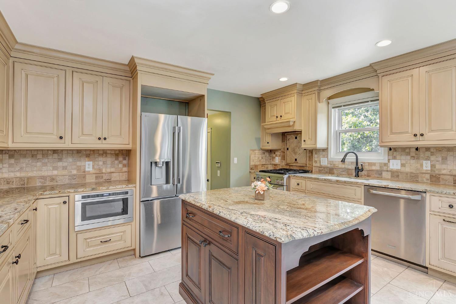 5476 Bentwood Drive Property Photo 16