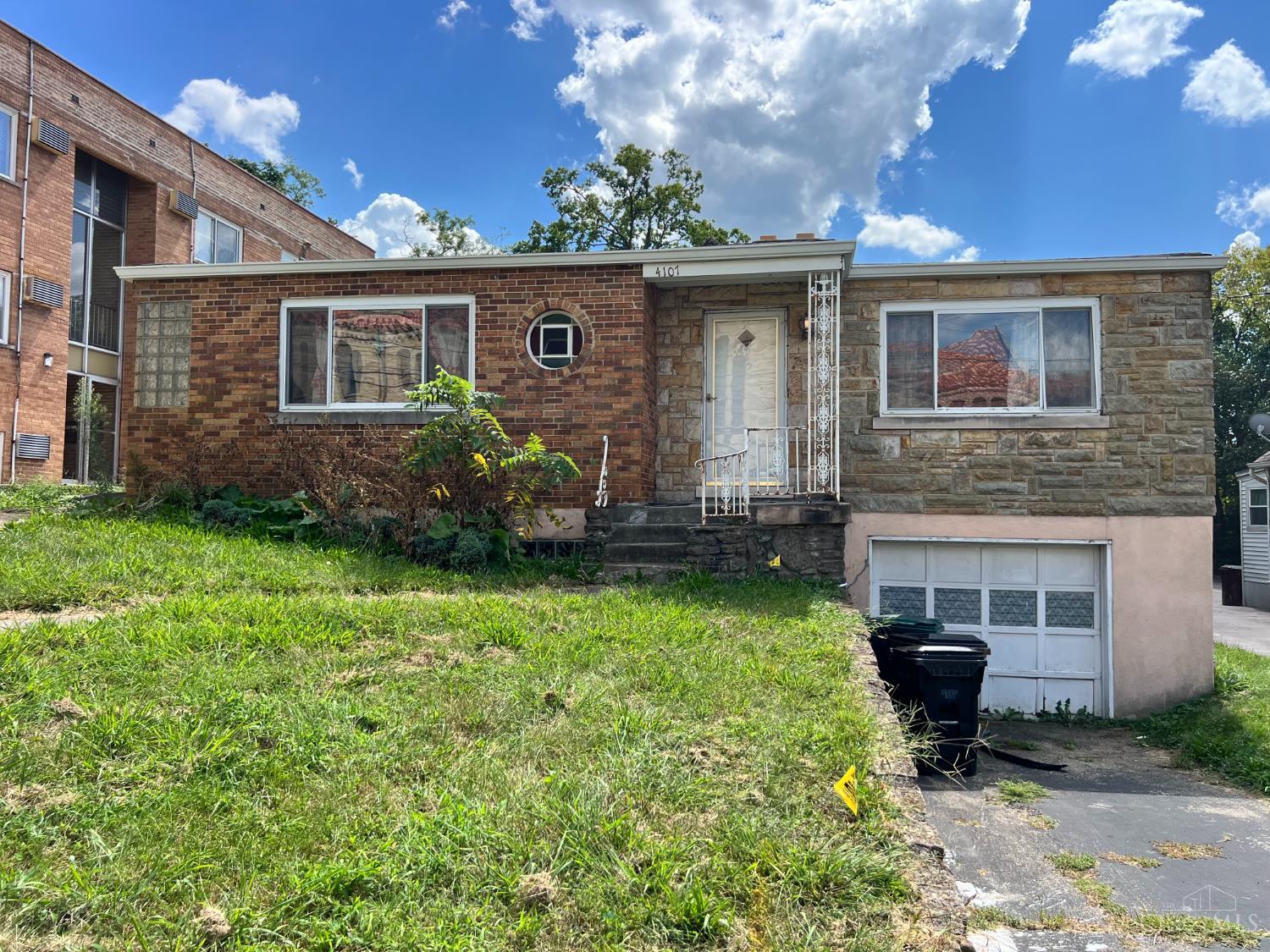 W 4107 Eighth Street Property Photo 4