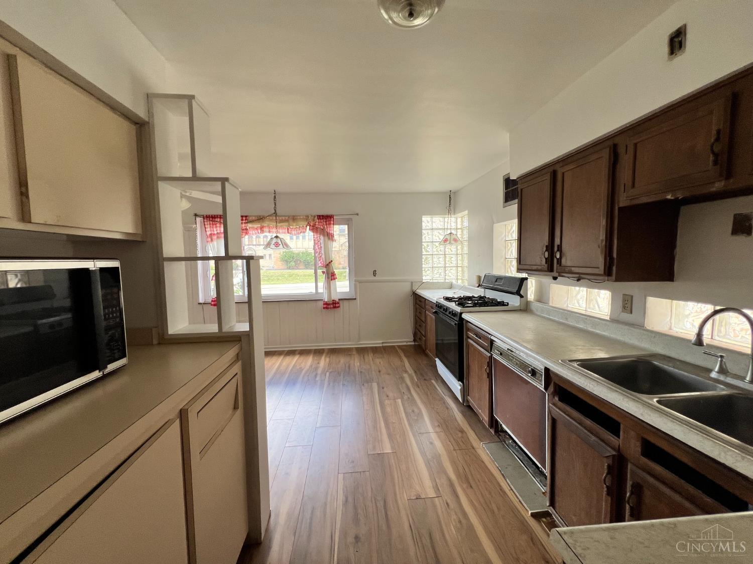 W 4107 Eighth Street Property Photo 16