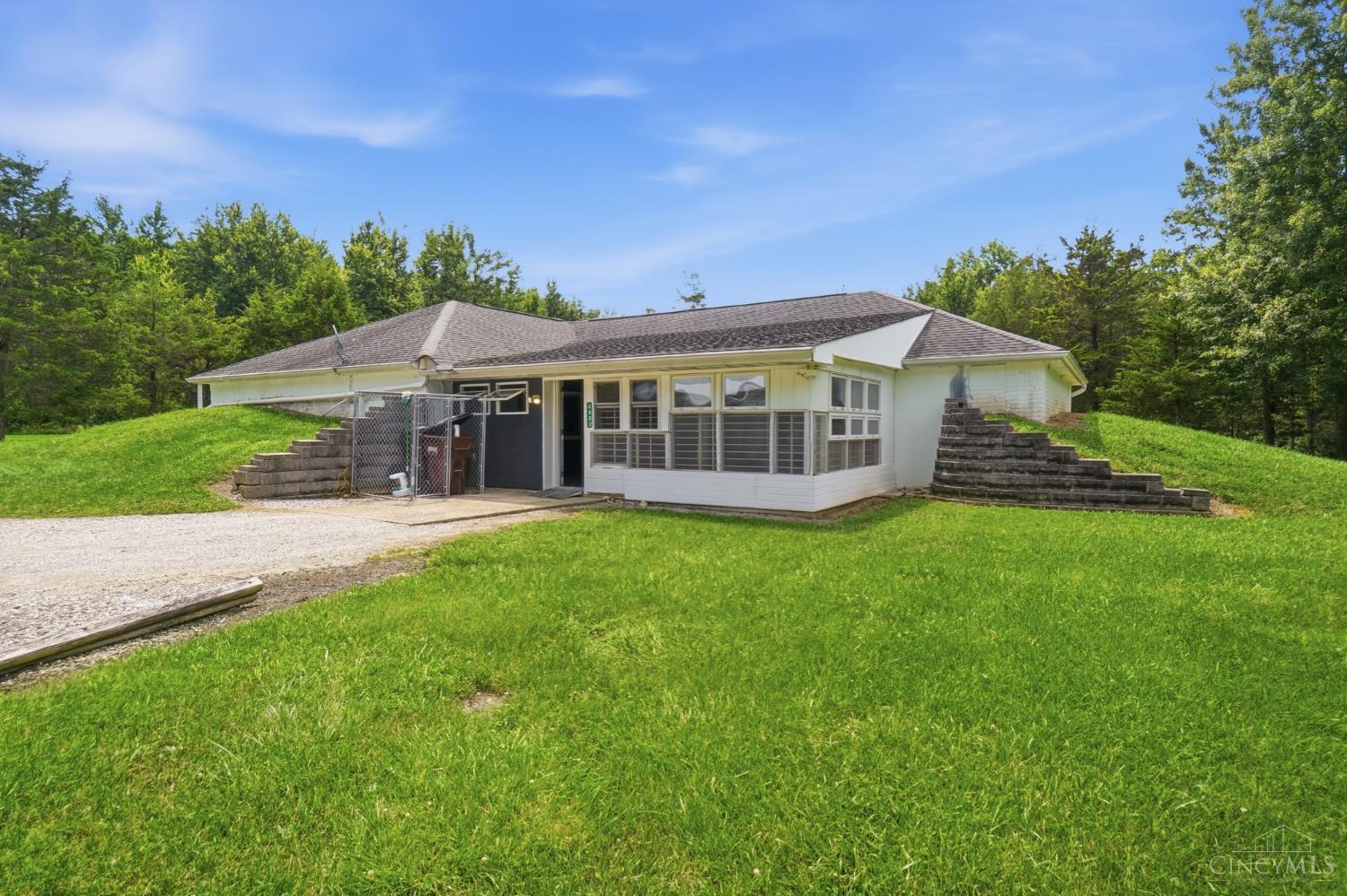 4992 Pedersen Road Property Photo 2