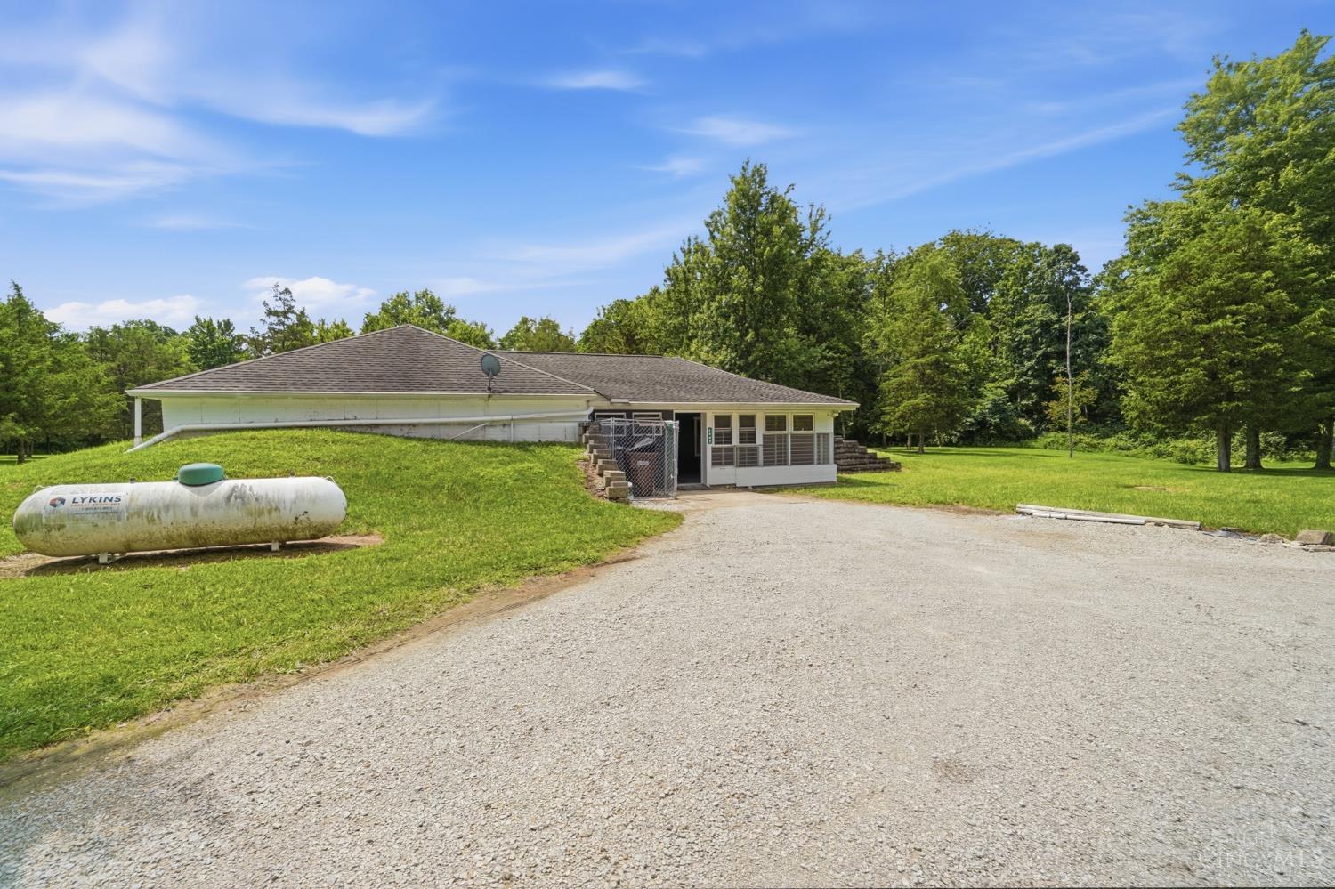 4992 Pedersen Road Property Photo 3