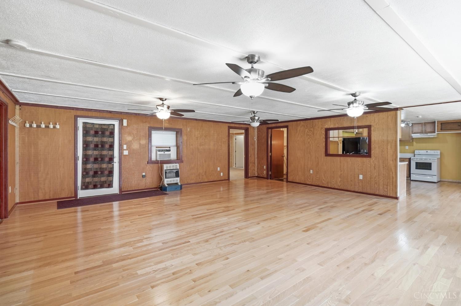 4992 Pedersen Road Property Photo 8