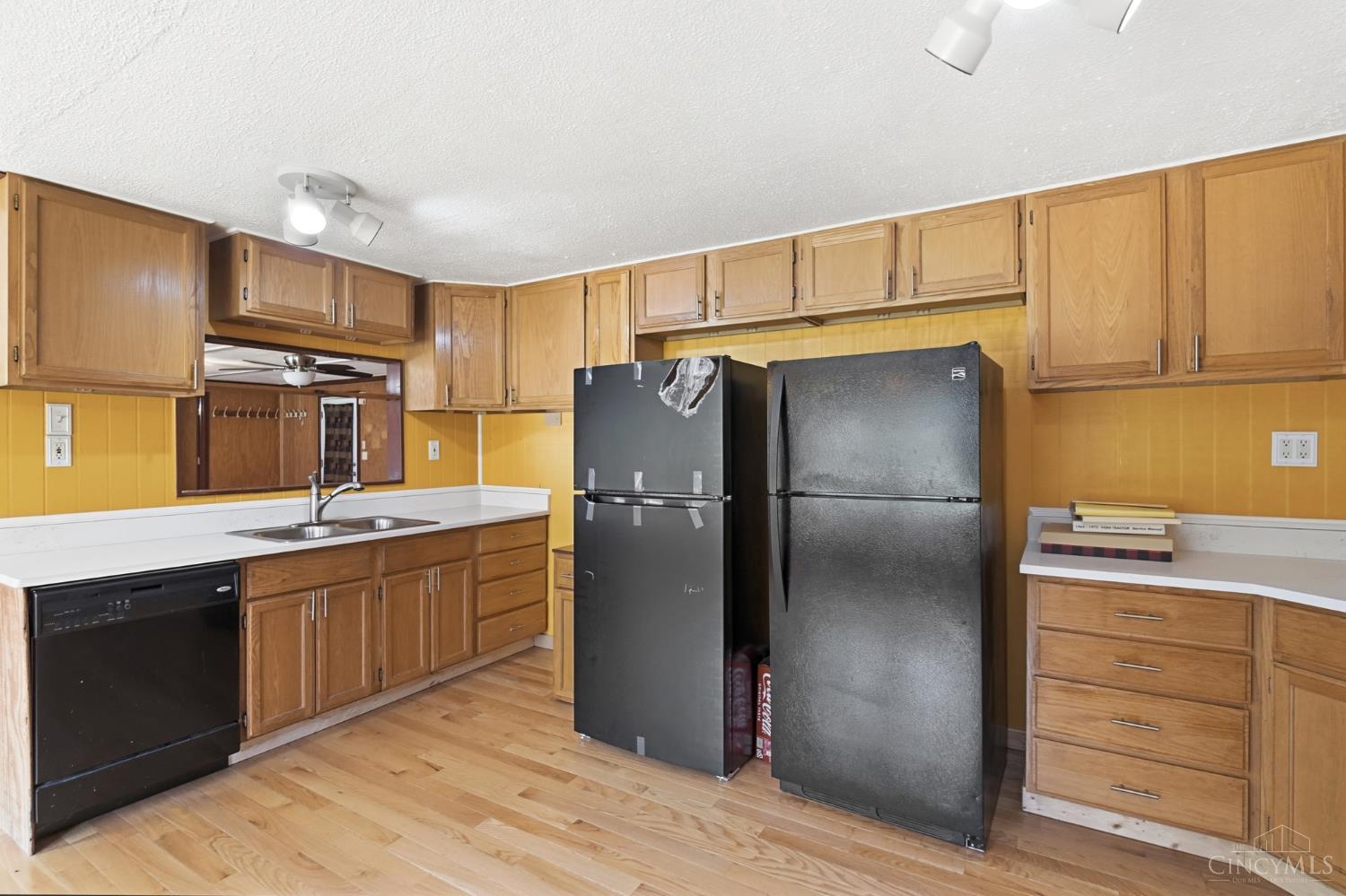 4992 Pedersen Road Property Photo 11