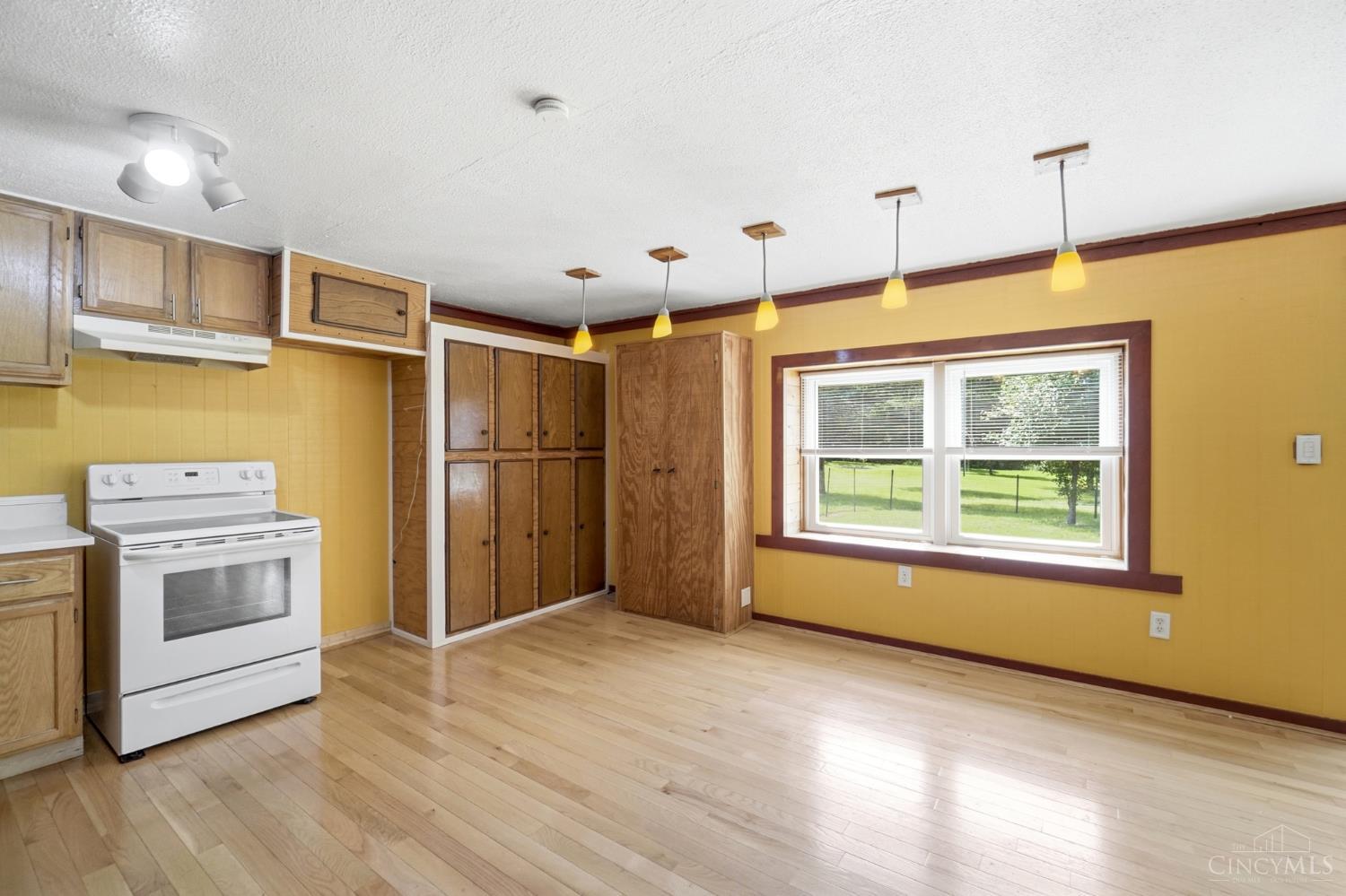 4992 Pedersen Road Property Photo 15