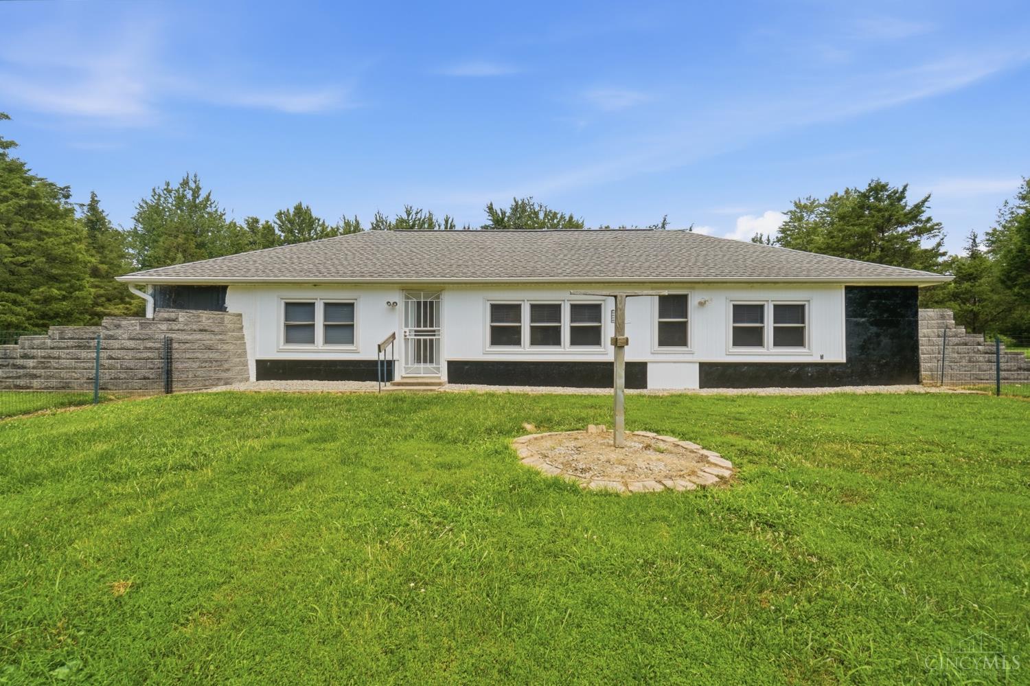 4992 Pedersen Road Property Photo 24