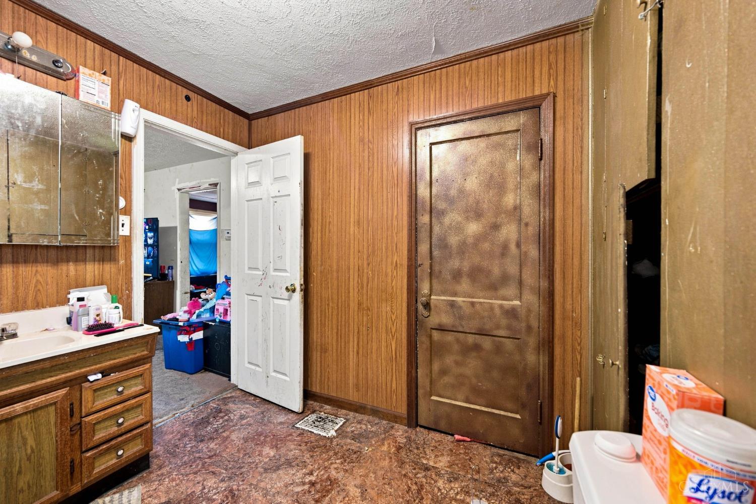 2125 Winona Drive Property Photo 23