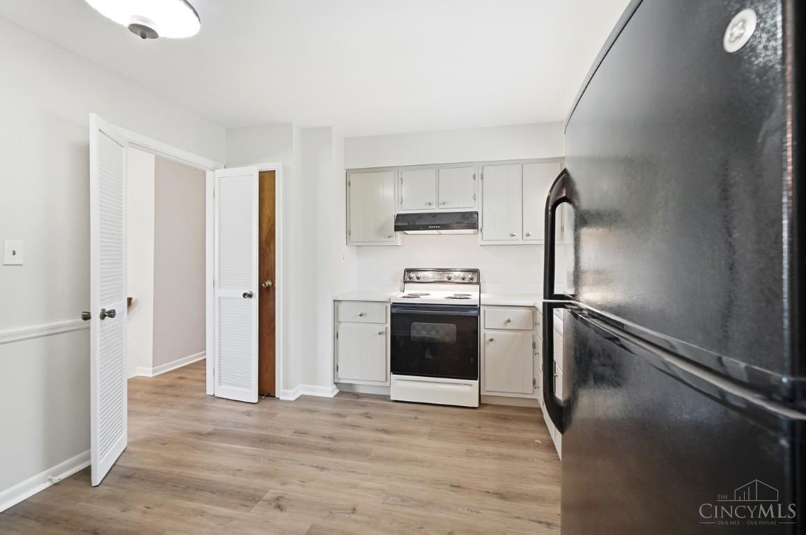 553 Bessinger Drive Property Photo 16